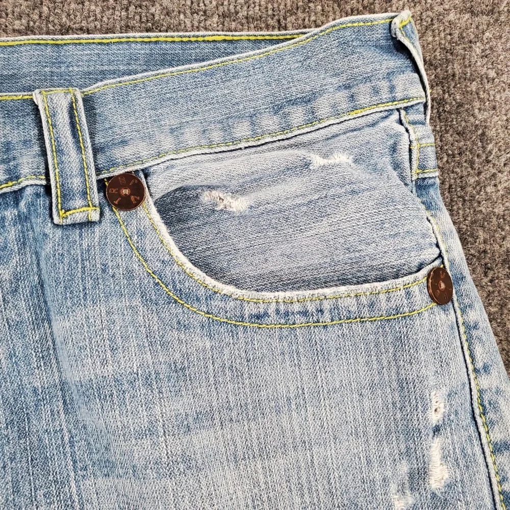 True Religion Jeans Mens 38x32 M24859M7 Light Wash Distressed Skull Roses USA